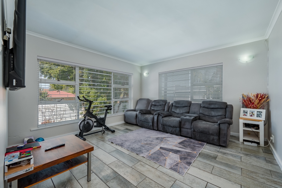 4 Bedroom Property for Sale in Briza Western Cape
